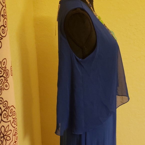 Formal wear - Picture 3 of 3